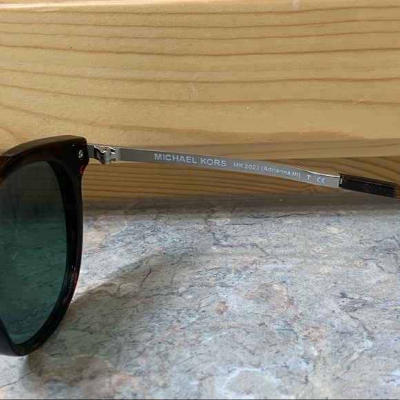 ADRIANNA III CLASSIC W/FUCHSIA MIRROR - Picture 13 of 16